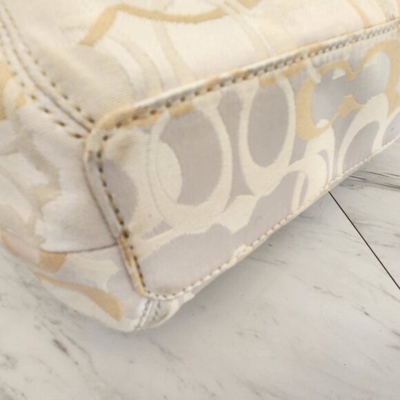 Like New Rare Coach Signature C's White & Cream Shoulder Bag Purse - Picture 10 of 16